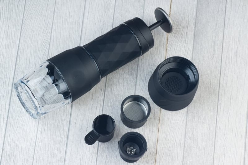 Coffee maker, manual coffee machine