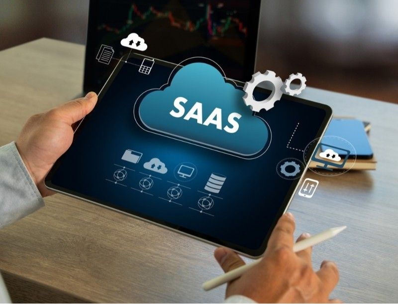 saas cloud Software as a Service saas Internet and technology man On Desktop Computer