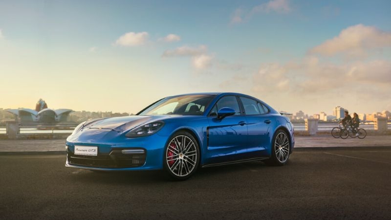 Porsche Panamera in blue color