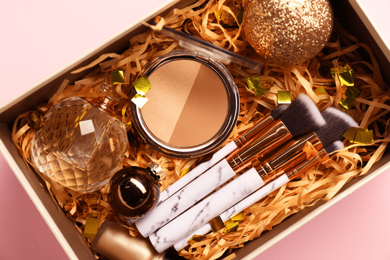 gift worthy accessories, present ideas jewelry, accessory gift guide, fashionable gift items, wearable gift suggestions