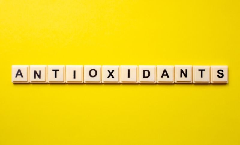  Text antioxidants on wooden blocks 