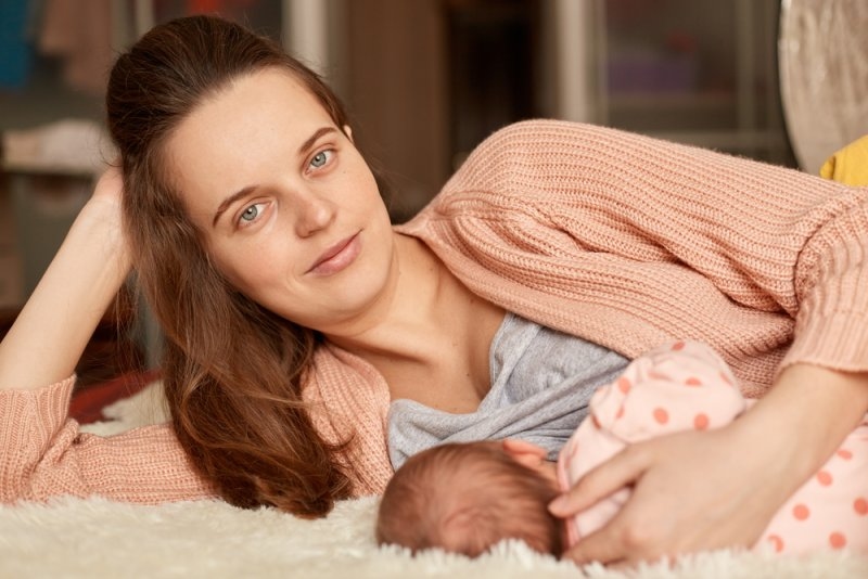 5 Breastfeeding Tips for New Moms: Start With Confidence