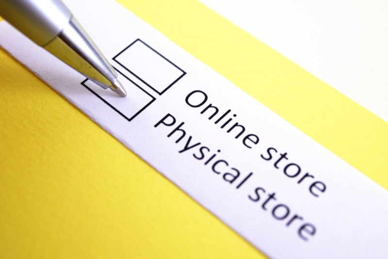Comparison of brick-and-mortar and online retail shopping