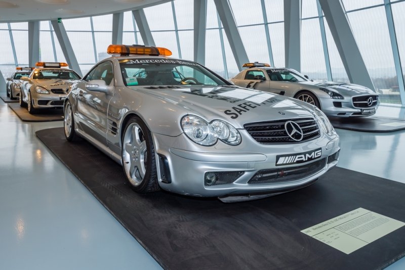 F1 safety car