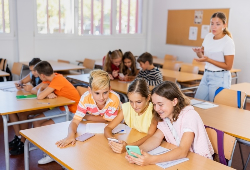 how to quiet a noisy classroom