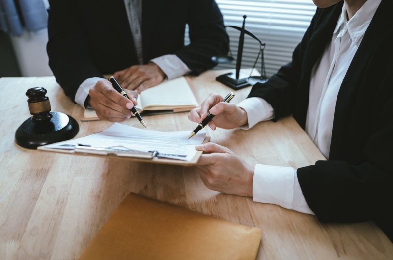 Why You Should Hire A Commercial Litigation Lawyer