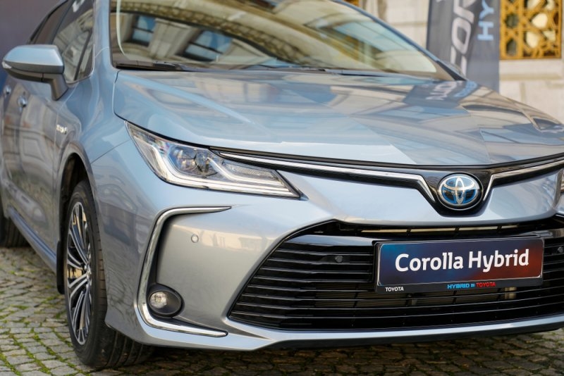 toyota corolla hybrid