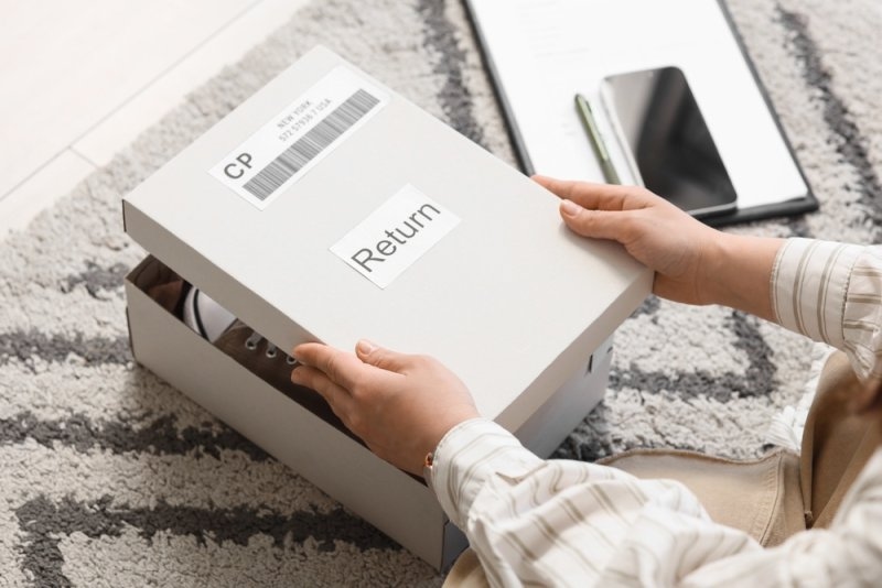 customer packing shoes for refund process 