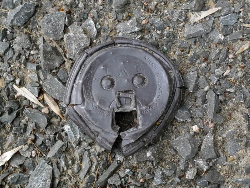 Pareidolia in broekn coffee lid