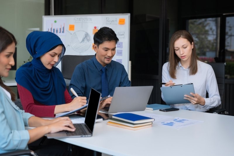 Business team building a high-performing workplace culture