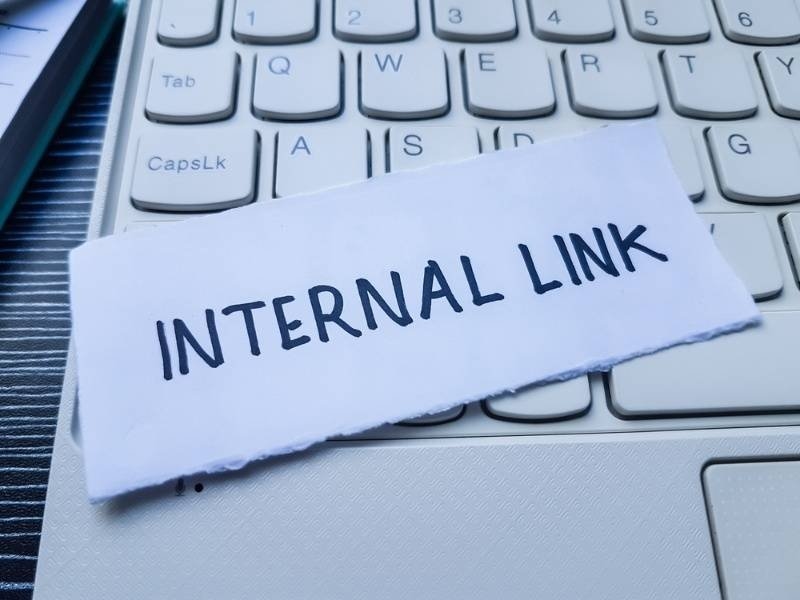 How Does Internal Linking Improve Topical Authority Fast?