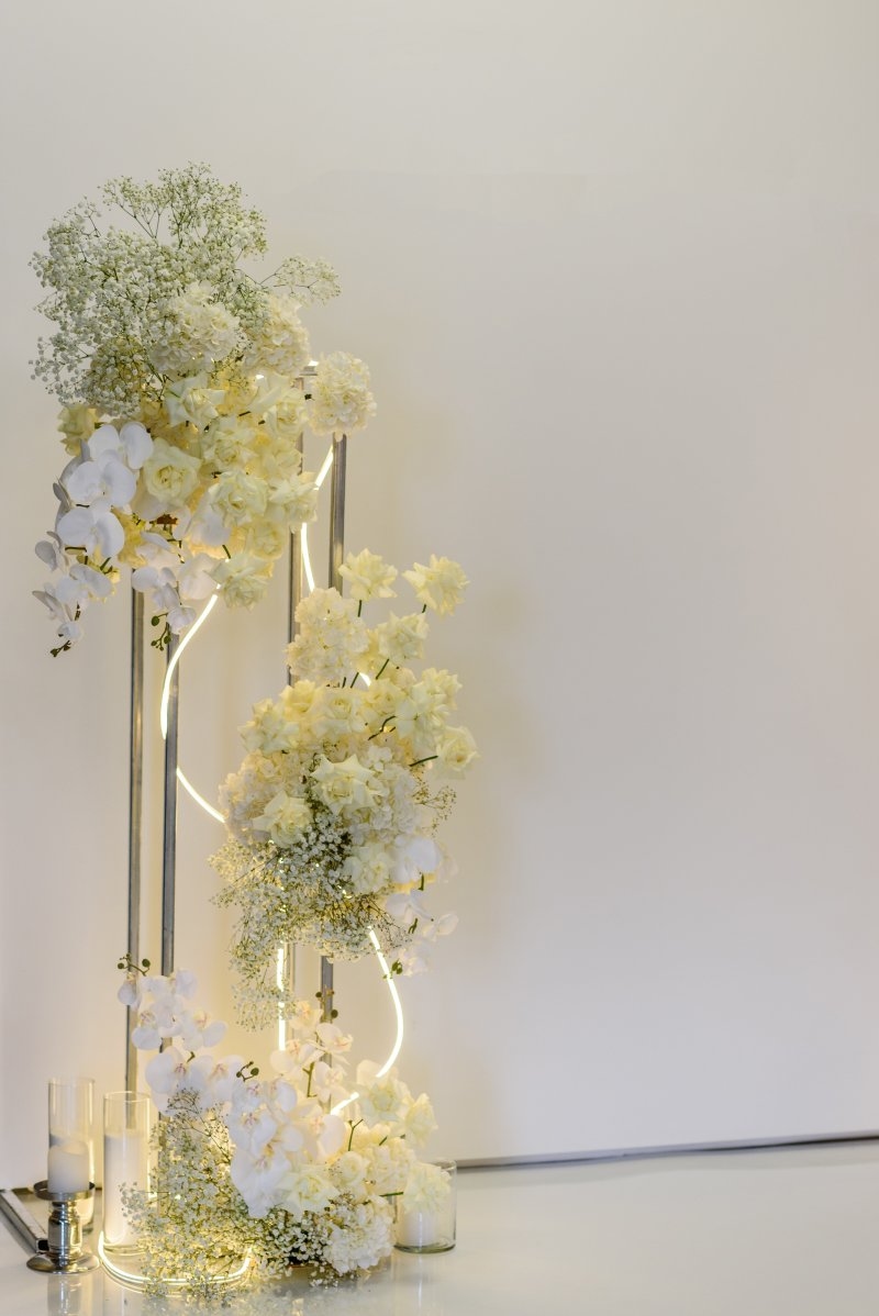 Modern wedding floral decor