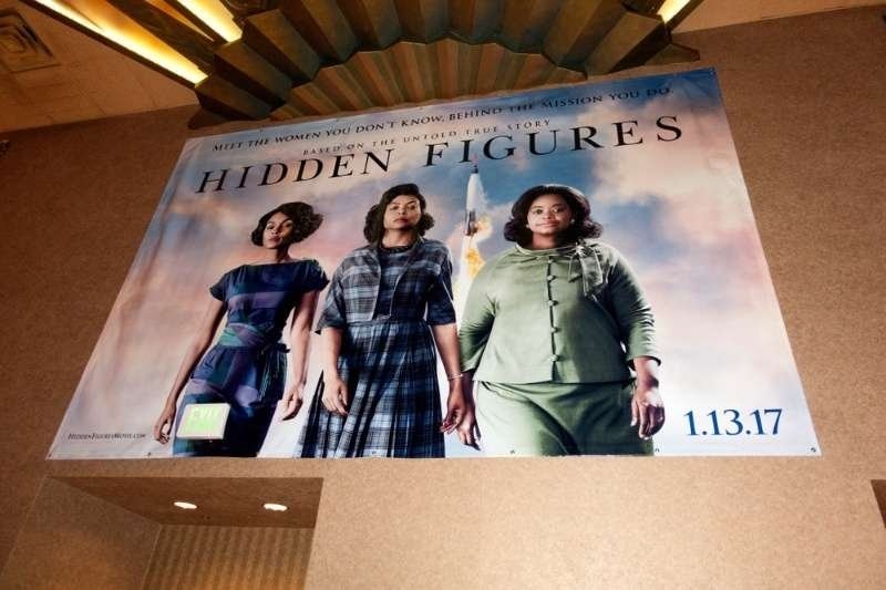 Large promotional poster for the film "Hidden Figures".