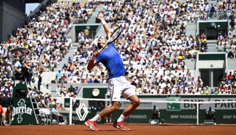 Novak Djokovic on Court Suzanne Lenglen during the French Open