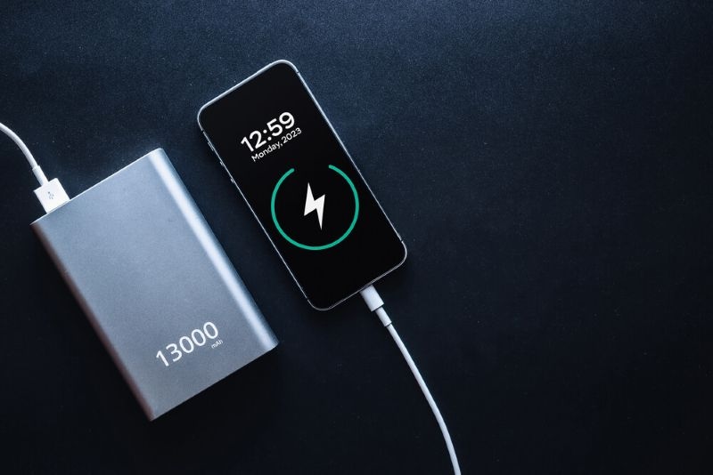 phone charging with power bank