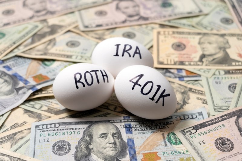 Roth IRA or 401k: Which Account is Best for You in 2026?