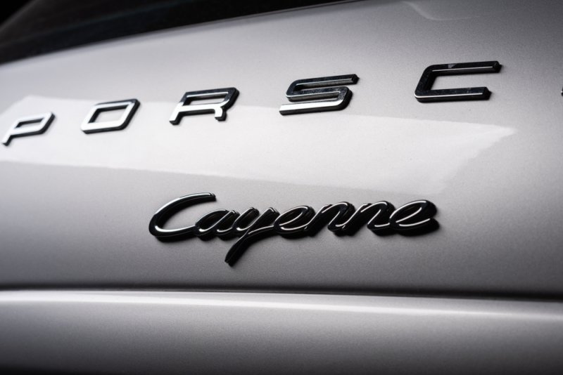 Porsche Cayenne logo