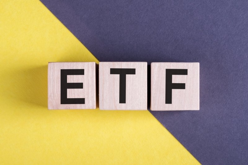 A Beginner's Guide to International ETFs & Their Benefits