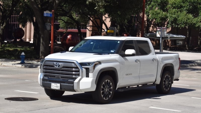 a white toyota tundra