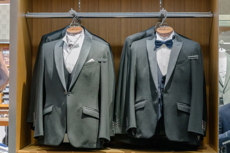 suit vs tuxedo